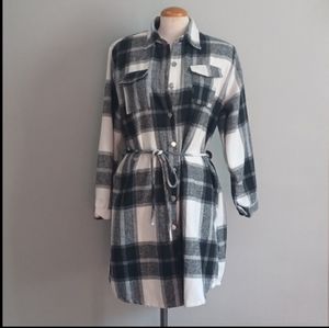 Black plaid flannel Jacket/dress/shirt size XL